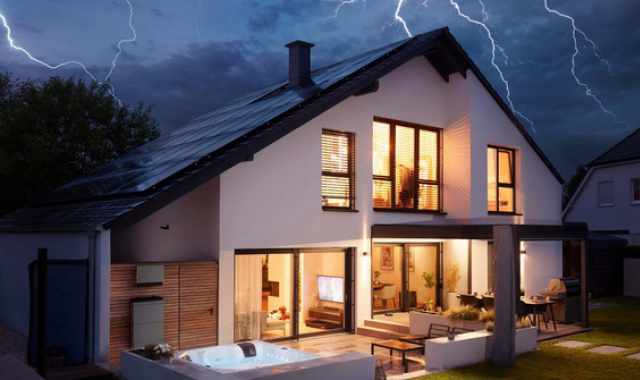 Cosa Aspettarsi Durante un'Interruzione di Corrente con un Sistema Solare e una Batteria Domestica